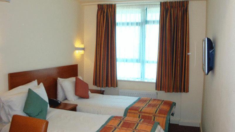 Sefton Express Hotel Ballasalla Bagian luar foto